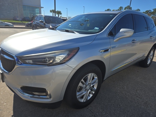 Buick Enclave Essence FWD 2018