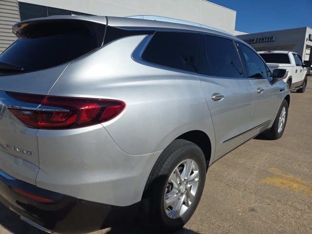 Buick Enclave Essence FWD 2018