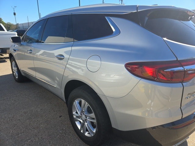 Buick Enclave Essence FWD 2018