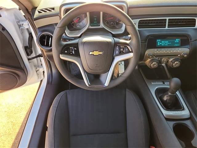 Chevrolet Camaro 1LS Coupe 2015