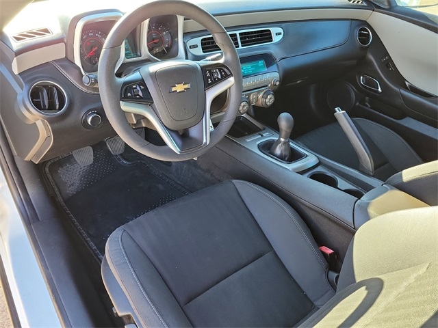 Chevrolet Camaro 1LS Coupe 2015