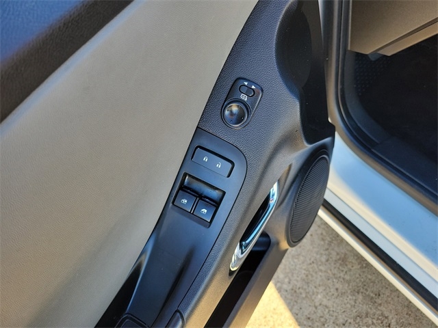 Chevrolet Camaro 1LS Coupe 2015