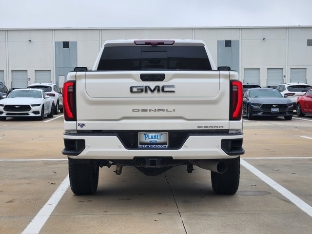 GMC Sierra 2500HD Denali Ultimate Crew Cab 4WD 2024