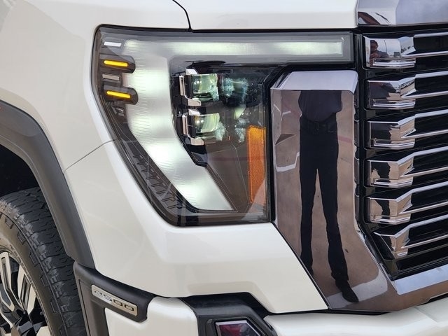 GMC Sierra 2500HD Denali Ultimate Crew Cab 4WD 2024