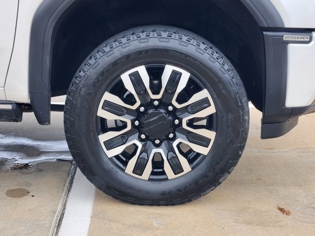 GMC Sierra 2500HD Denali Ultimate Crew Cab 4WD 2024