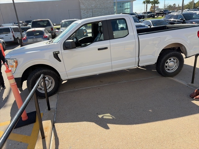 Ford F-150 XL SuperCab 8-ft. Bed 4WD 2021