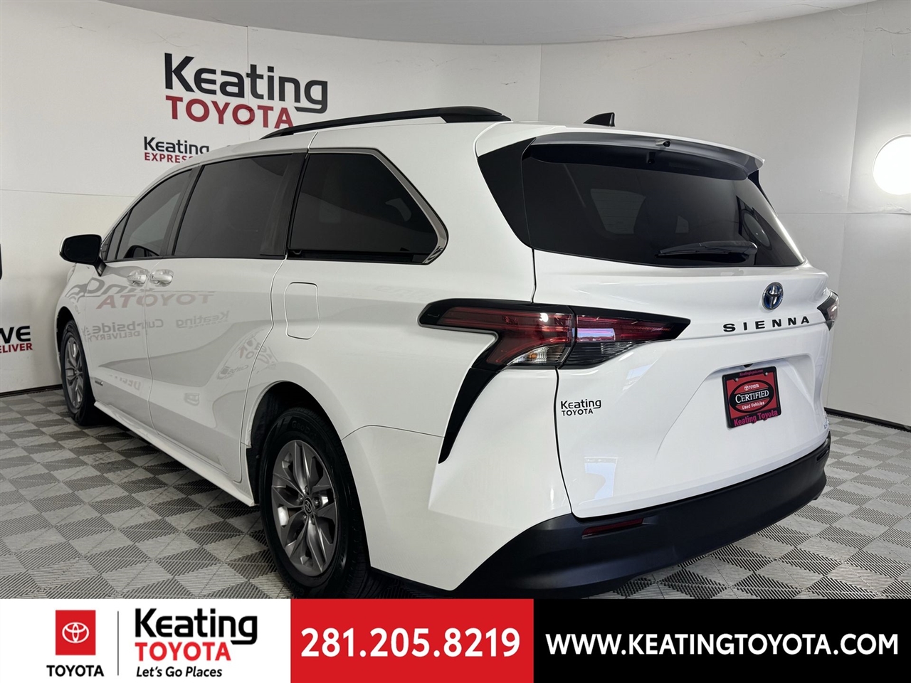 Toyota Sienna LE 8-Passenger 2021