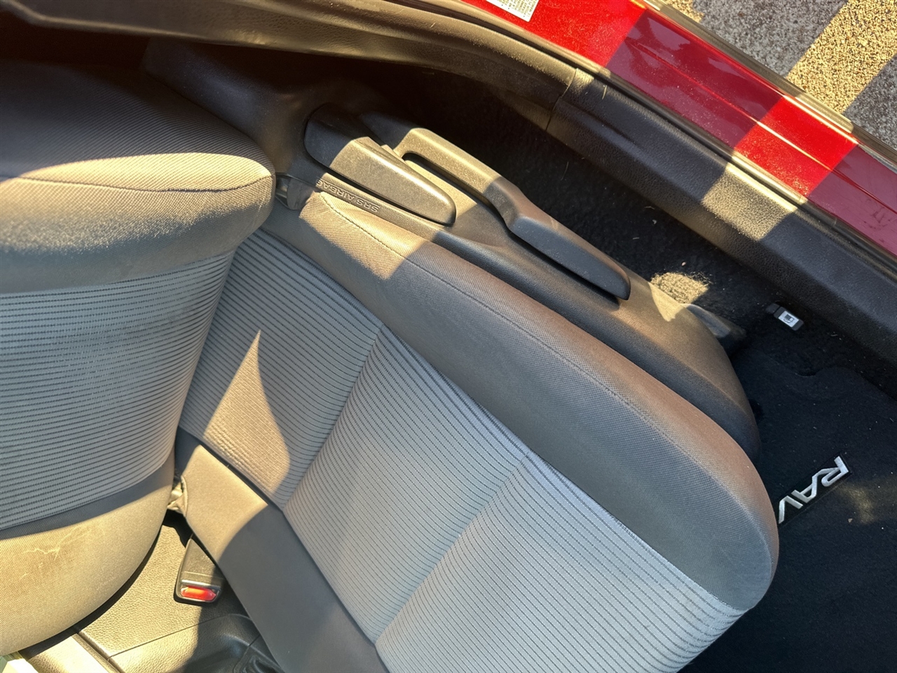 Toyota RAV4 LE FWD 2013