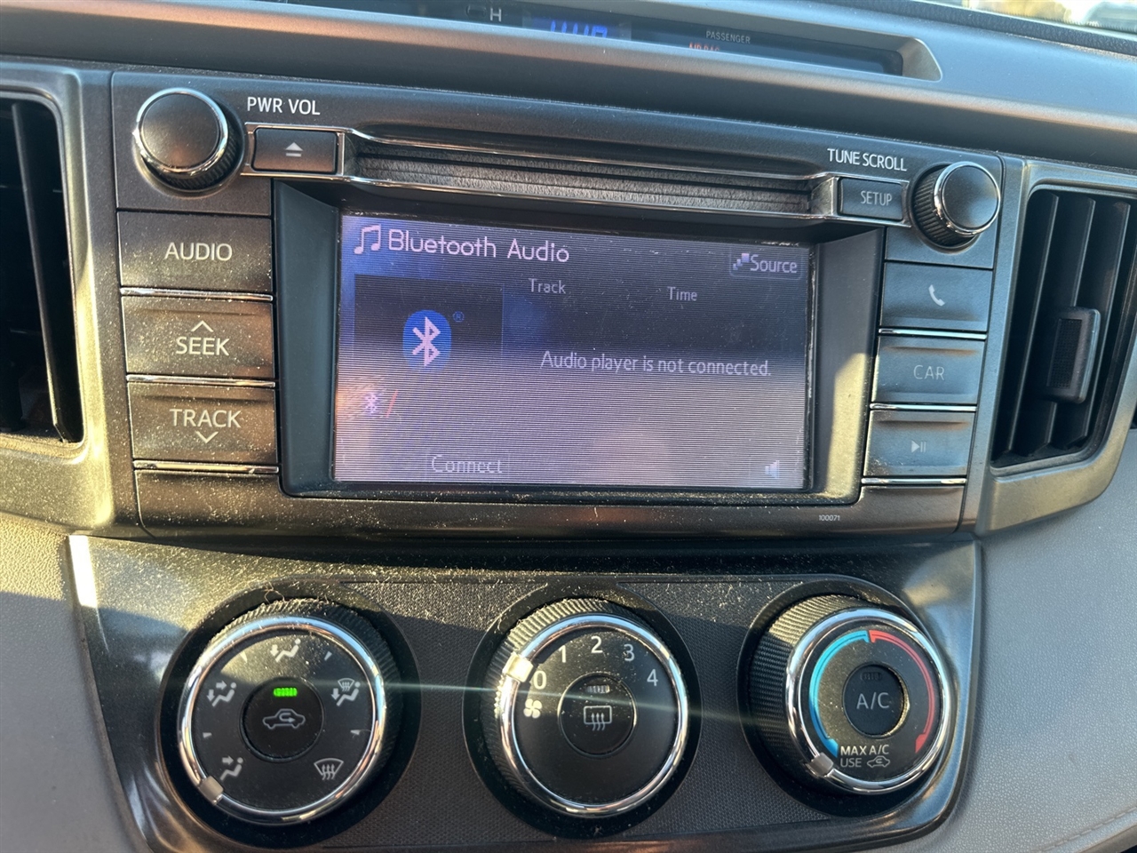 Toyota RAV4 LE FWD 2013