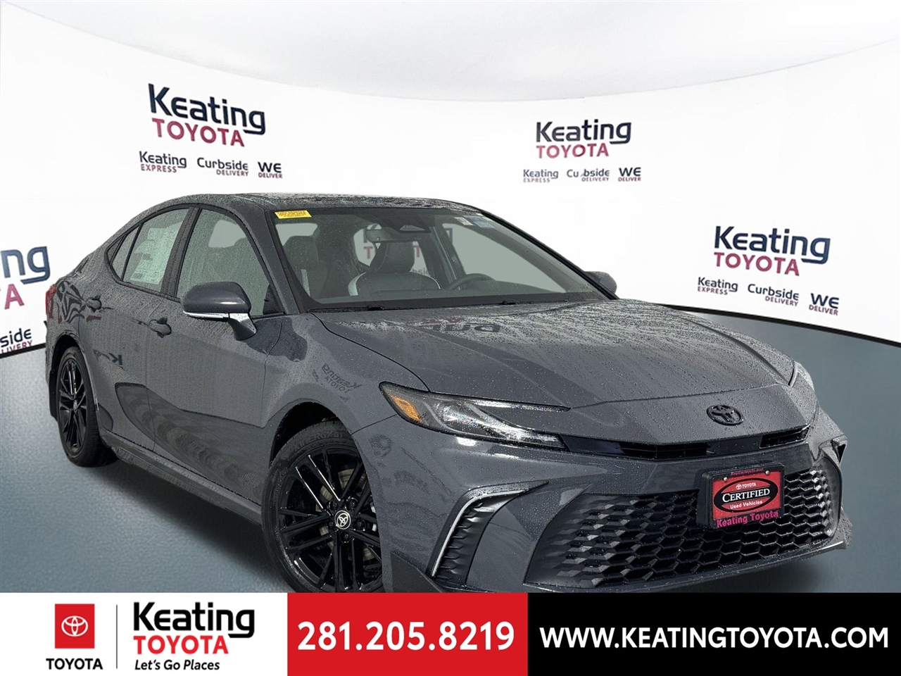 Toyota Camry Hybrid XLE 2025