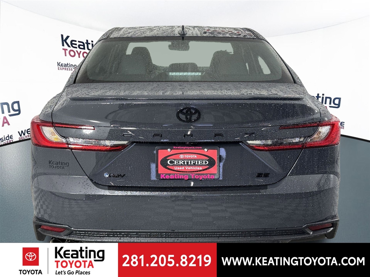 Toyota Camry Hybrid XLE 2025