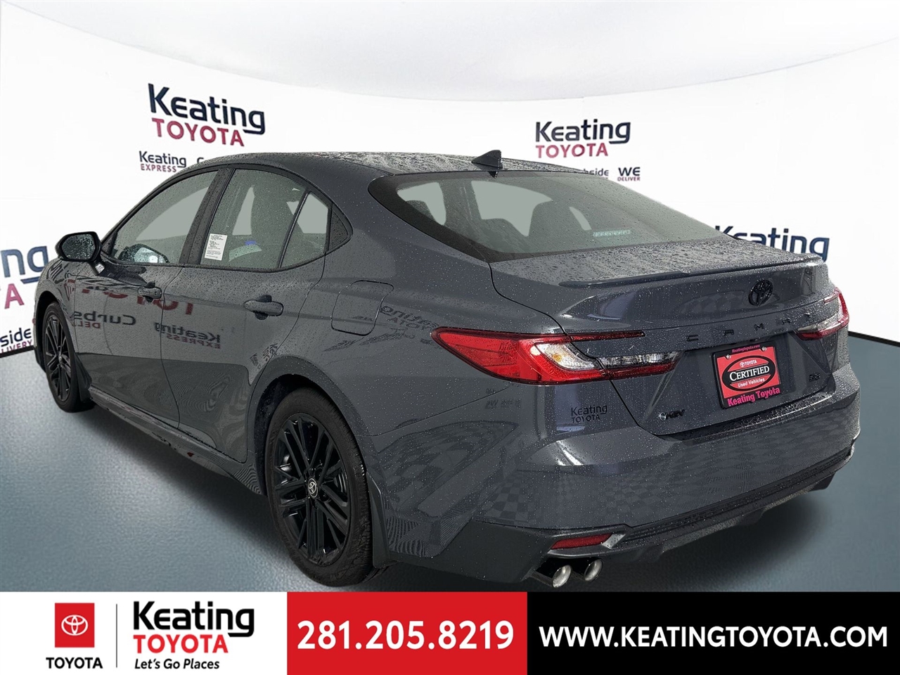 Toyota Camry Hybrid XLE 2025