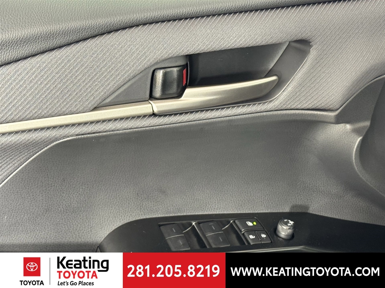 Toyota Camry Hybrid XLE 2025