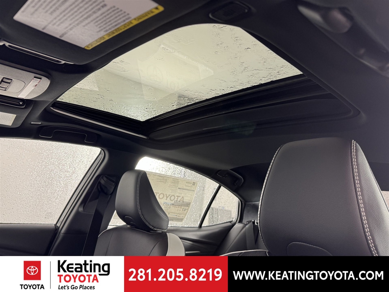 Toyota Camry Hybrid XLE 2025