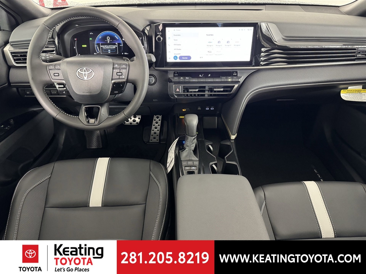 Toyota Camry Hybrid XLE 2025