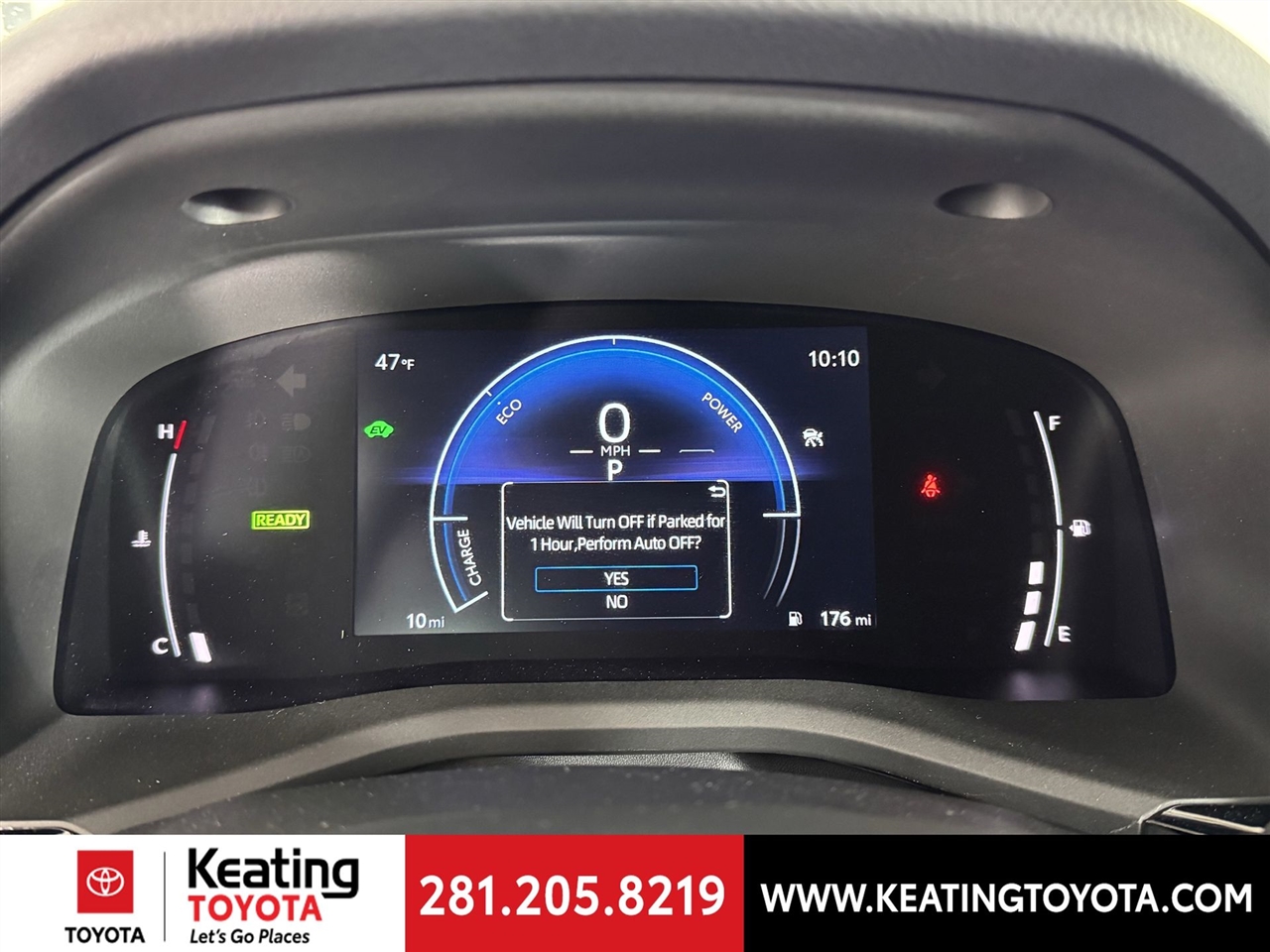 Toyota Camry Hybrid XLE 2025