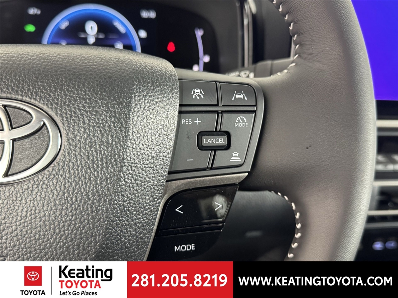 Toyota Camry Hybrid XLE 2025