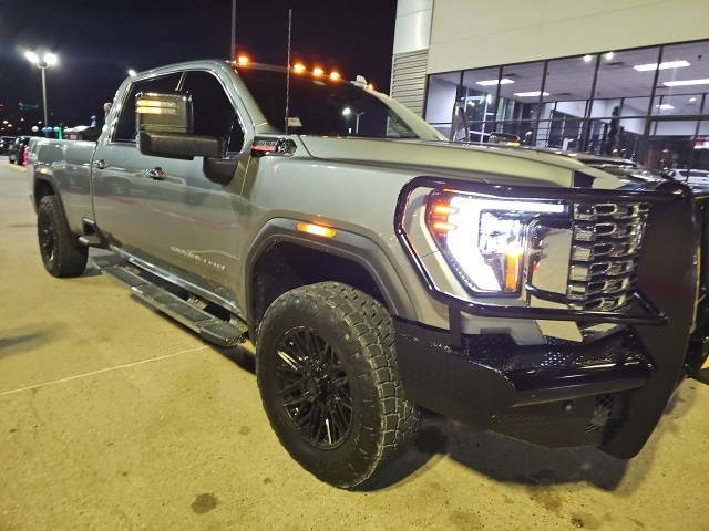 GMC Sierra 3500HD Denali Crew Cab 4WD 2024