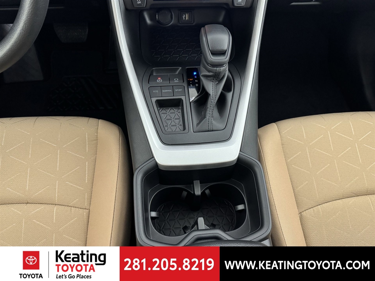 Toyota RAV4 XLE 2025