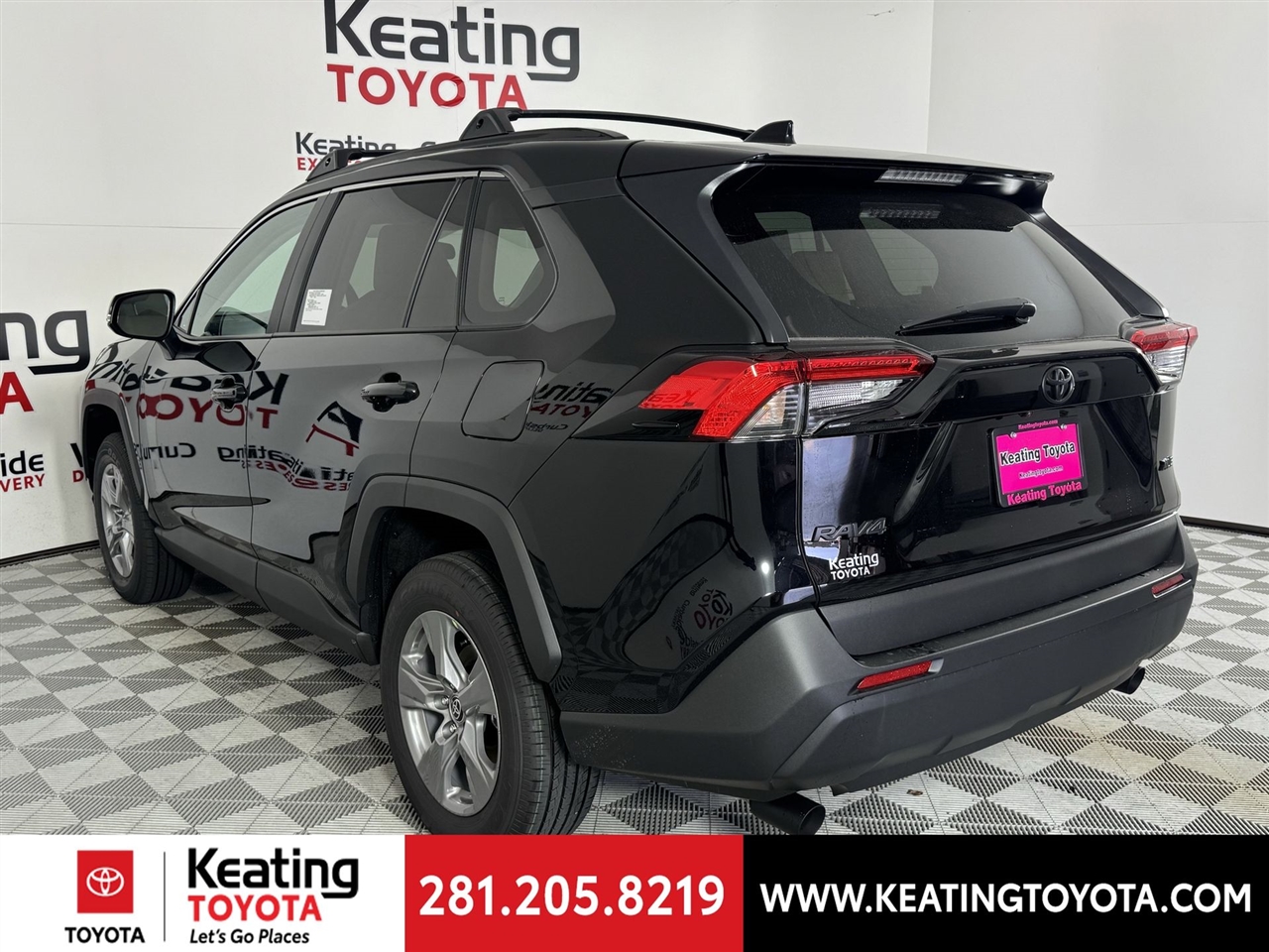 Toyota RAV4 XLE 2025