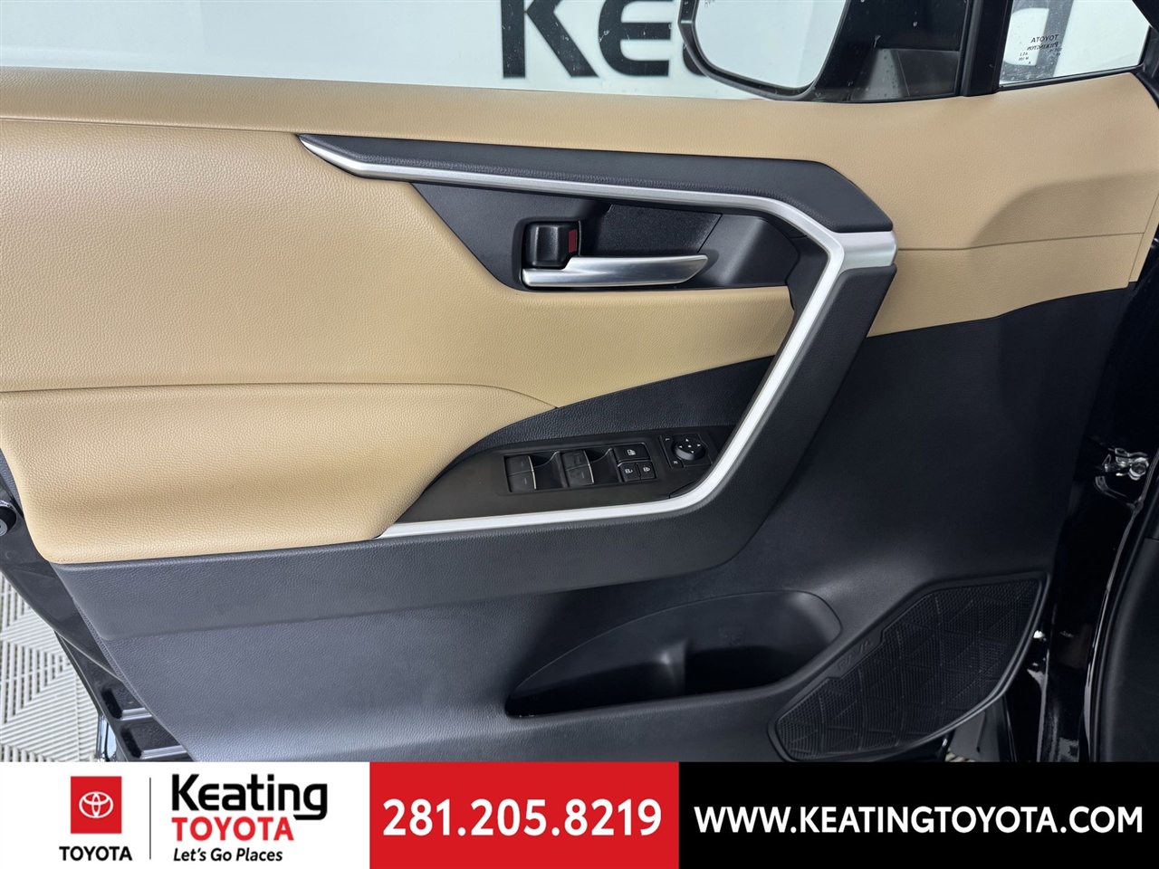 Toyota RAV4 XLE 2025