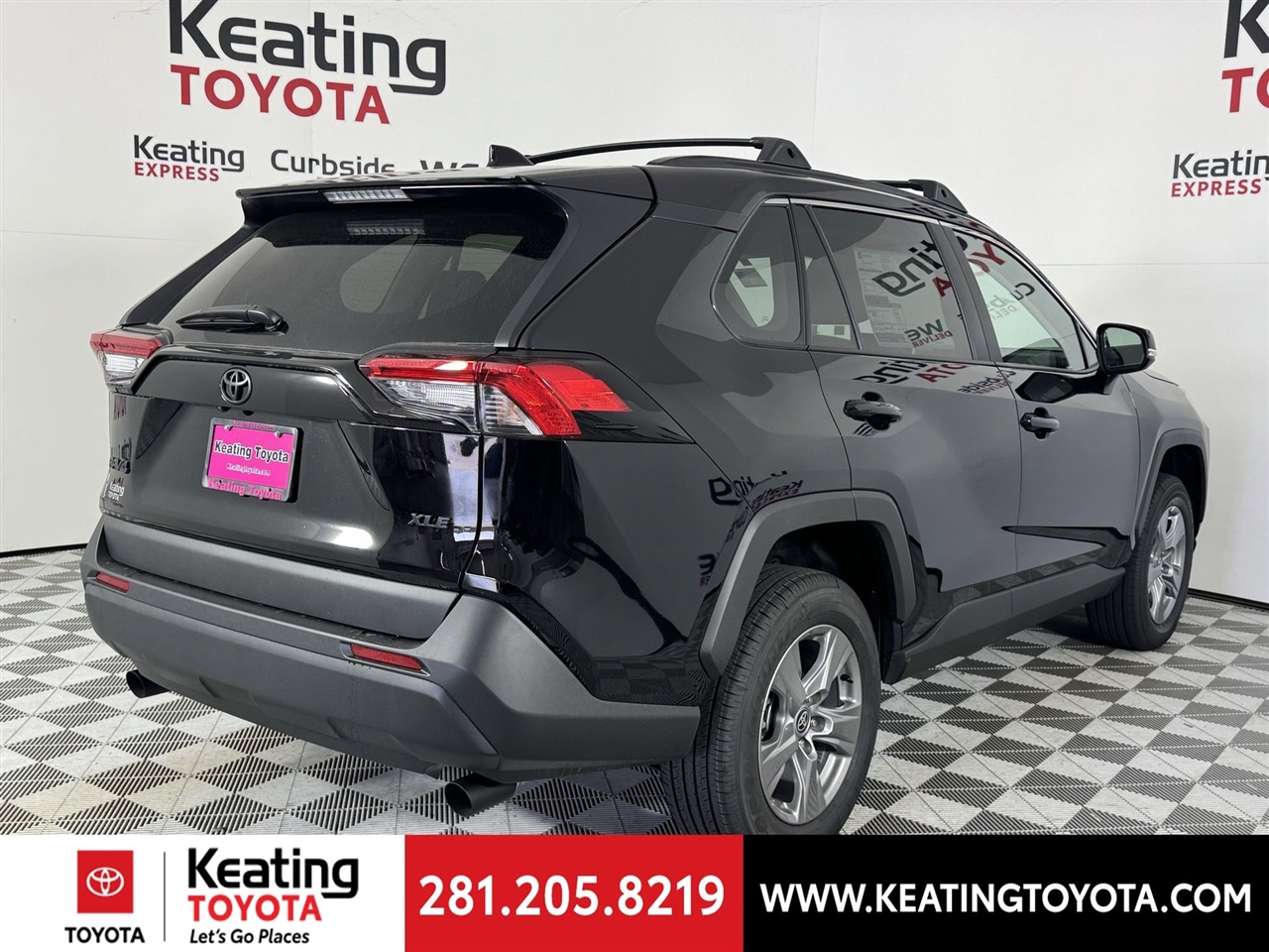 Toyota RAV4 XLE 2025