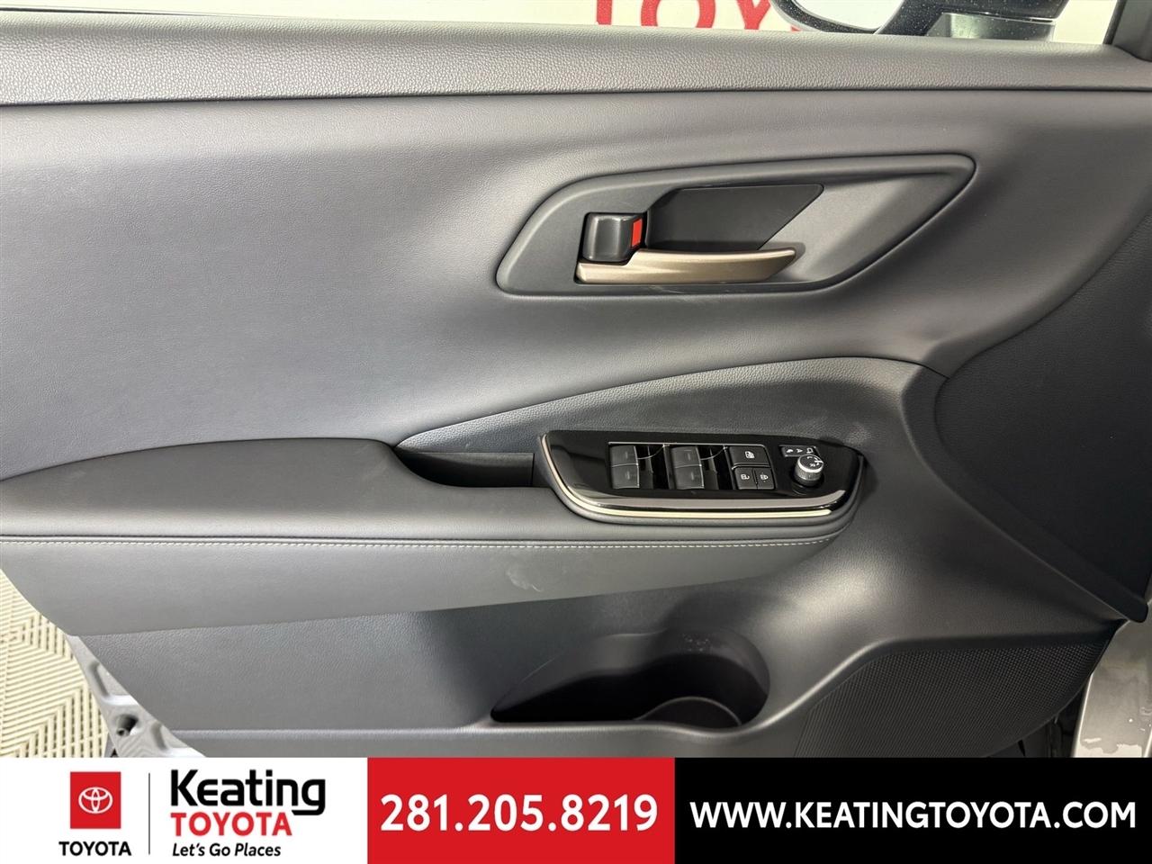 Toyota Crown XLE 2026