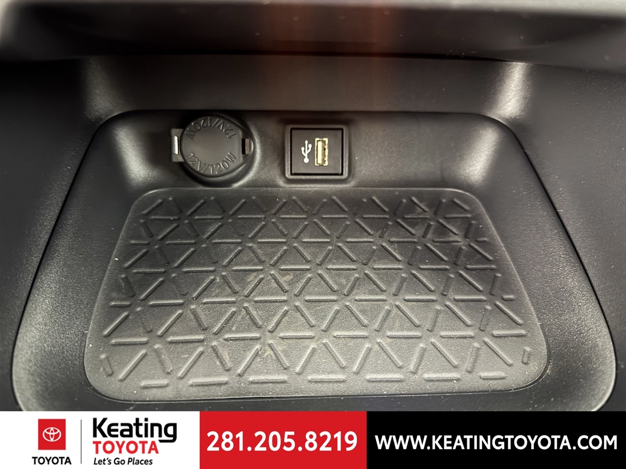 Toyota RAV4 Hybrid XLE Premium 2025