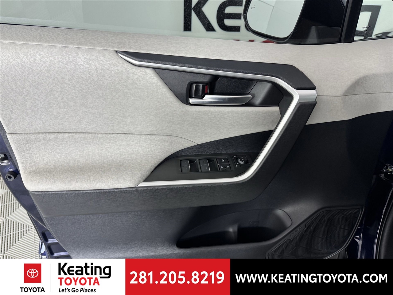 Toyota RAV4 Hybrid XLE Premium 2025