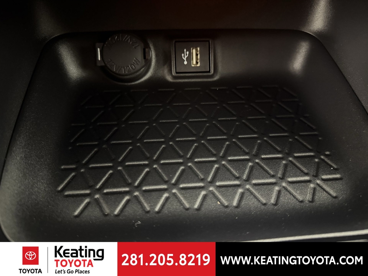 Toyota RAV4 Hybrid XLE 2025