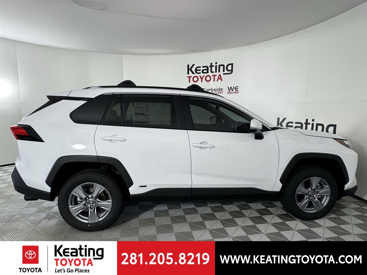 Toyota RAV4 Hybrid XLE 2025