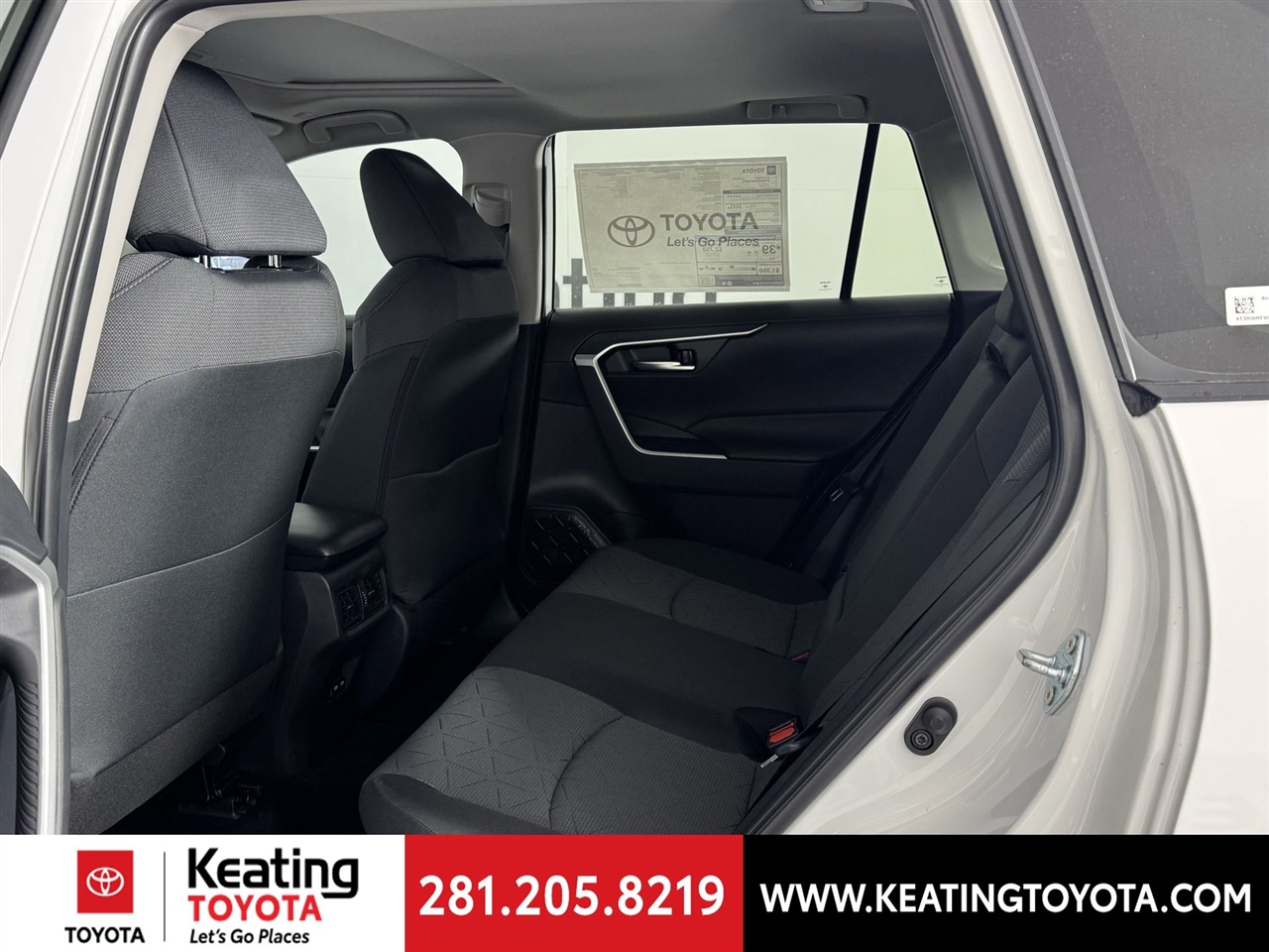 Toyota RAV4 Hybrid XLE 2025