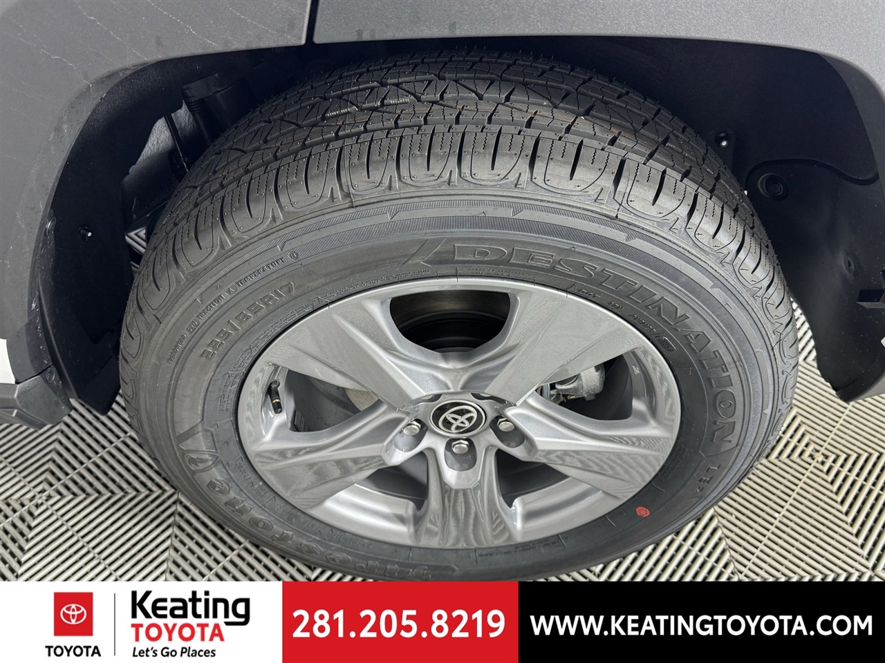 Toyota RAV4 Hybrid XLE 2025