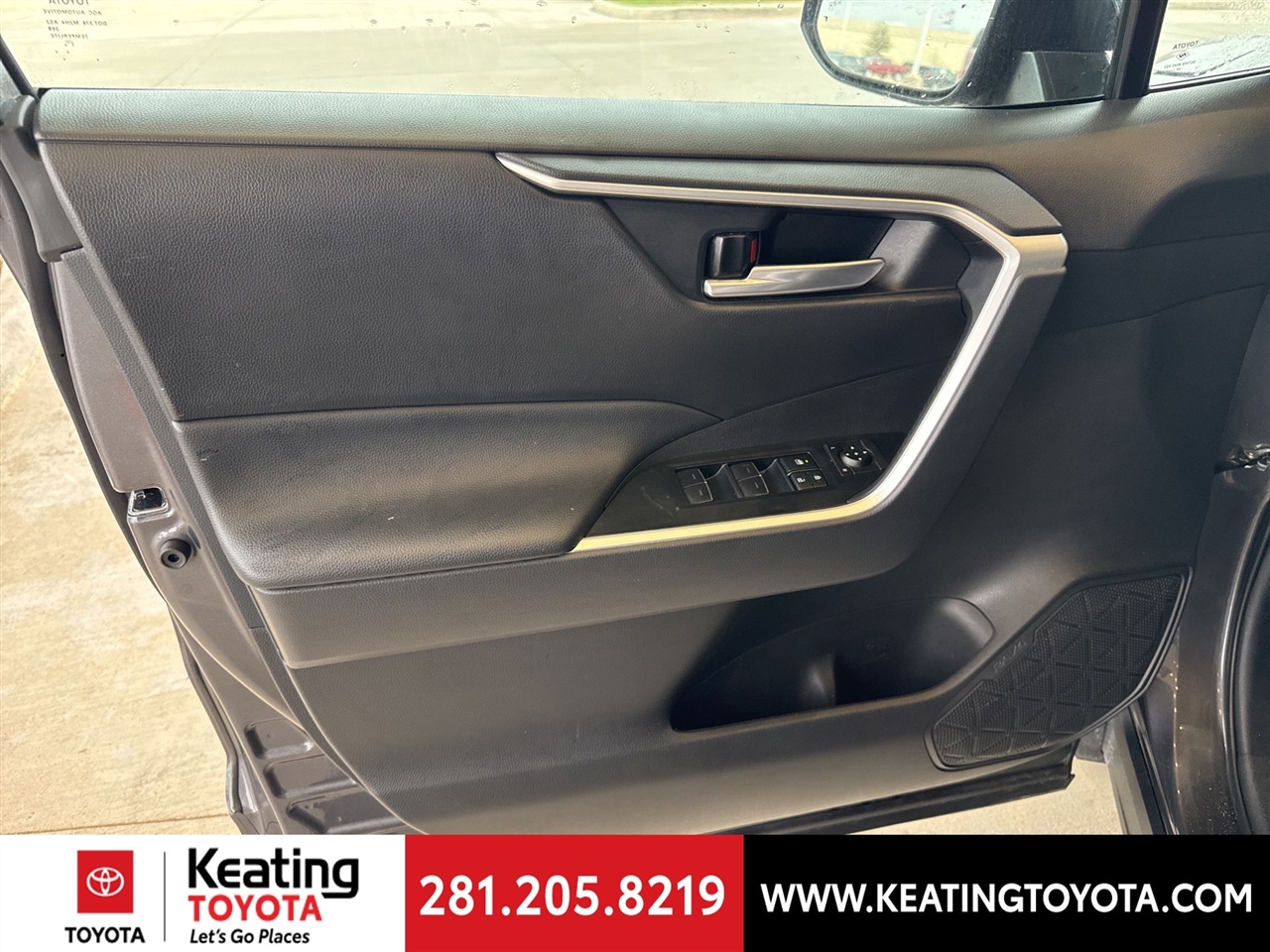 Toyota RAV4 XLE AWD 2025