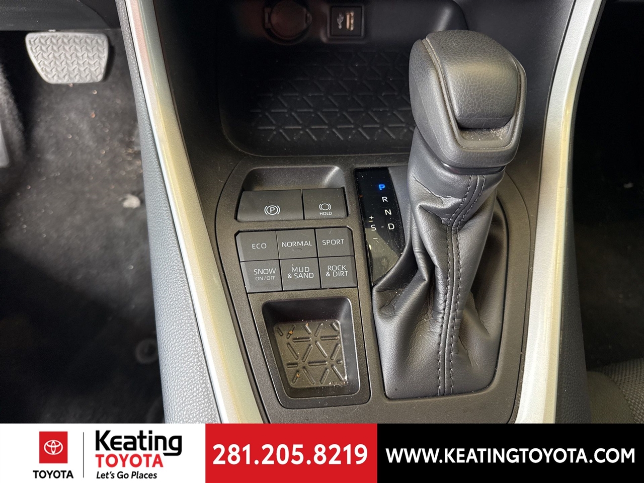 Toyota RAV4 XLE AWD 2025