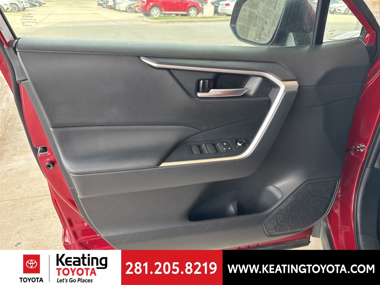 Toyota RAV4 Hybrid XLE 2025