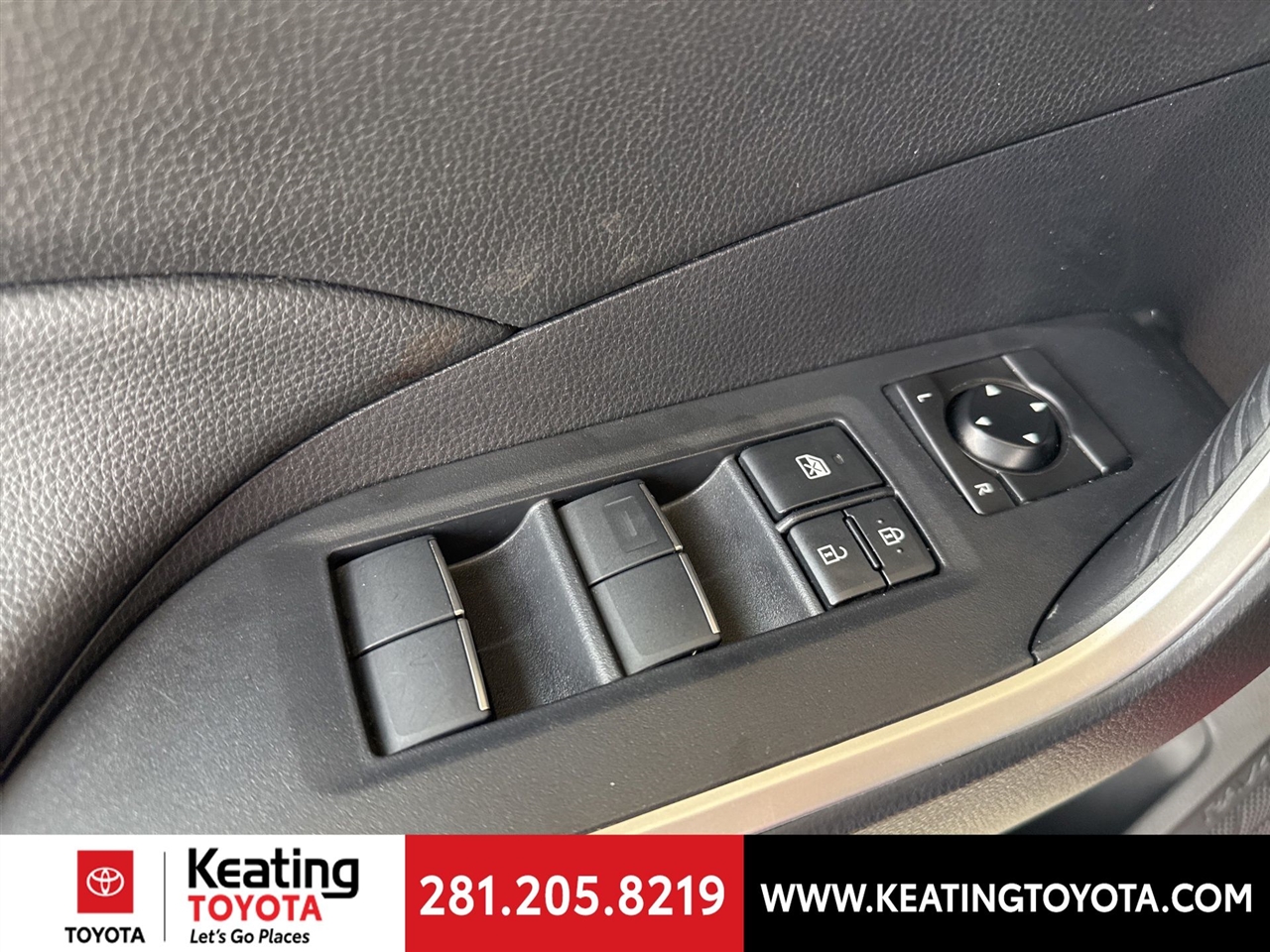 Toyota RAV4 Hybrid XLE 2025