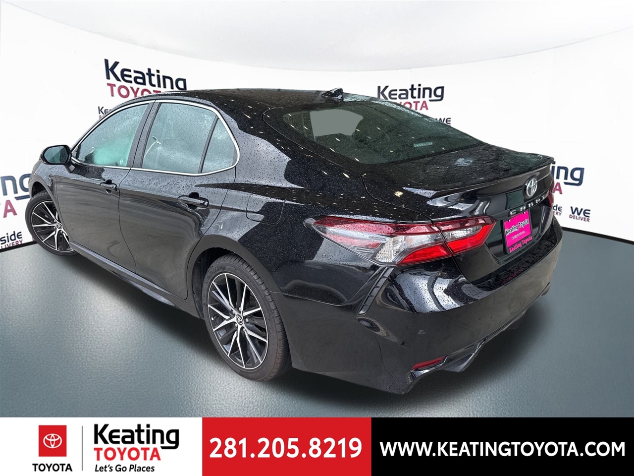 Toyota Camry SE 2023