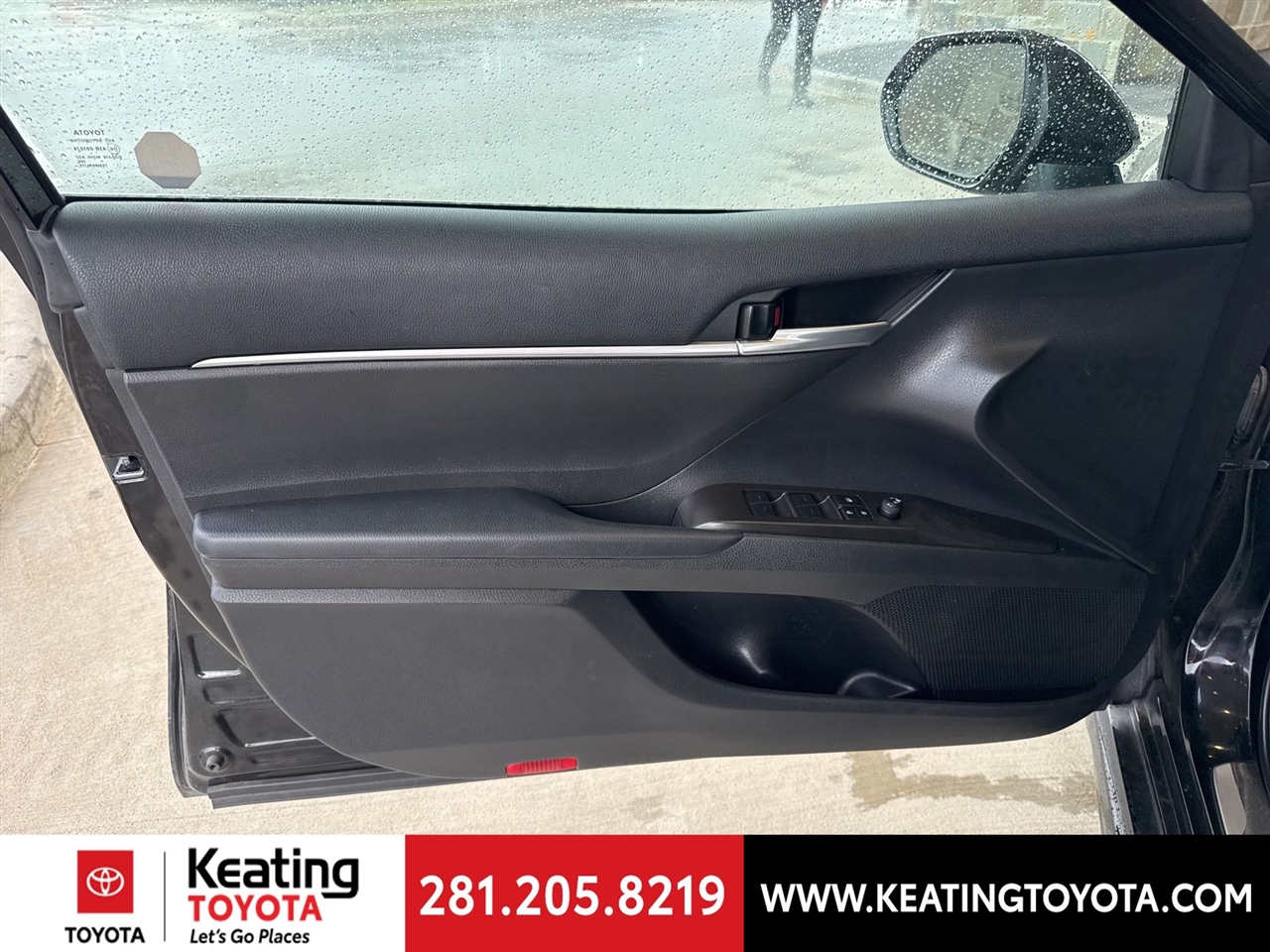 Toyota Camry SE 2023