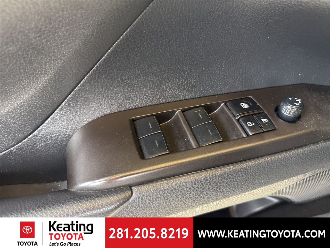 Toyota Camry SE 2023