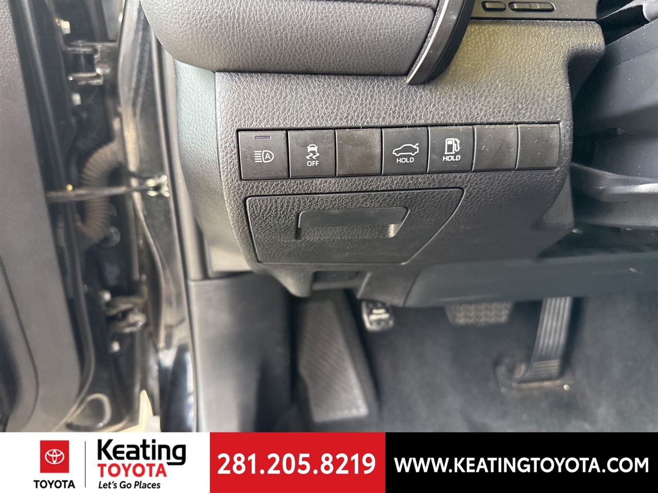 Toyota Camry SE 2023