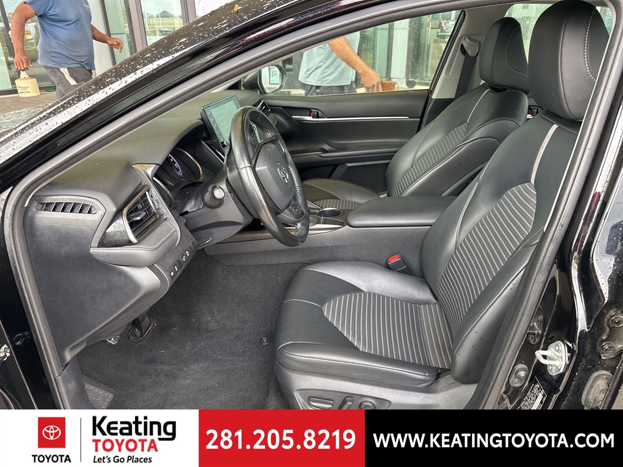 Toyota Camry SE 2023