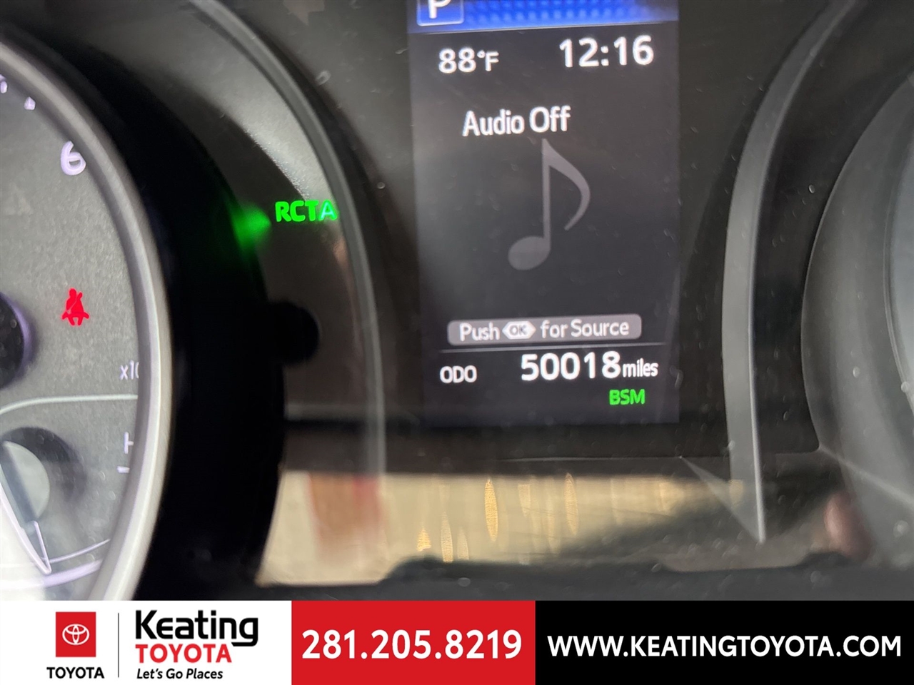 Toyota Camry SE 2023