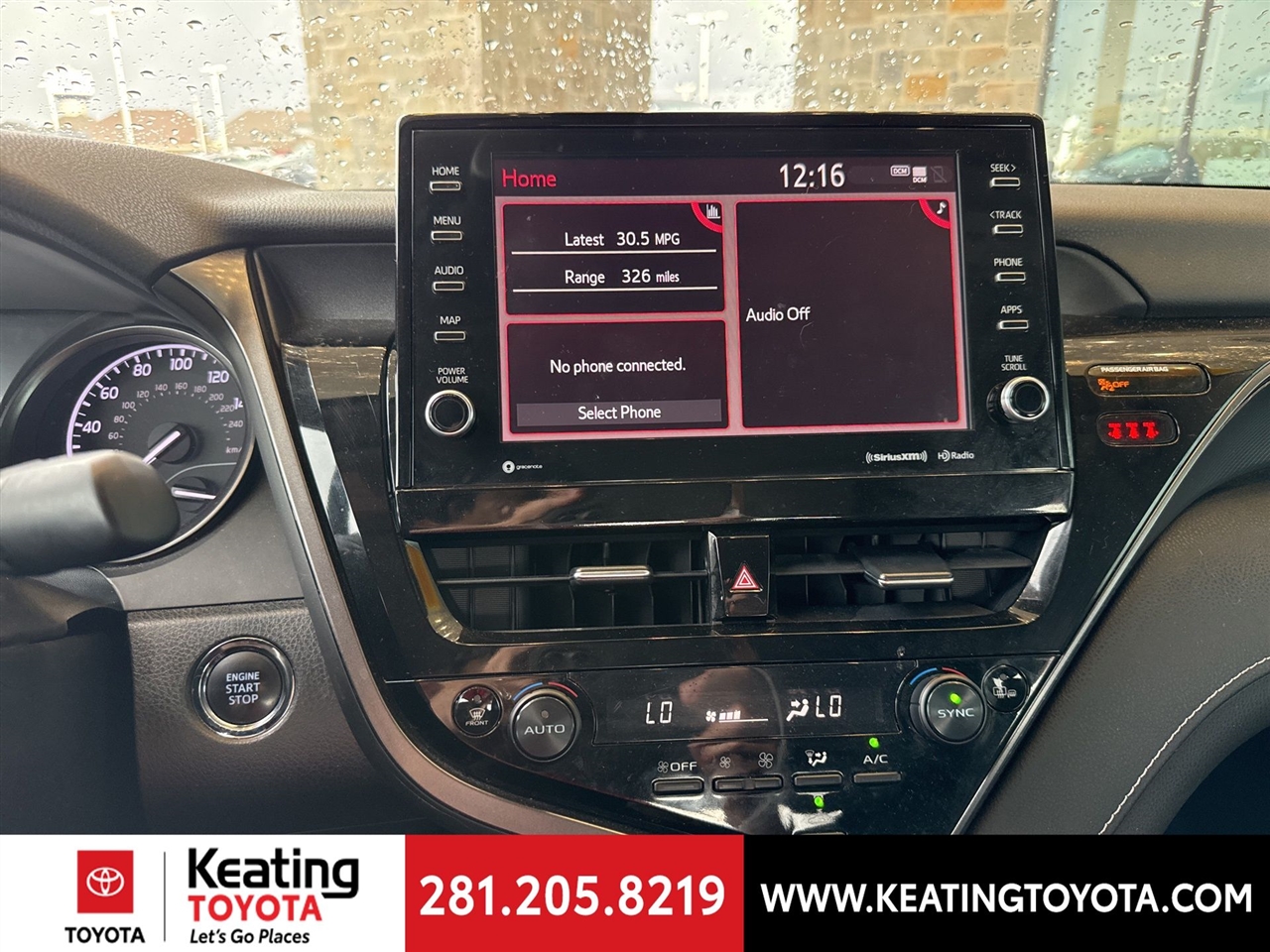 Toyota Camry SE 2023