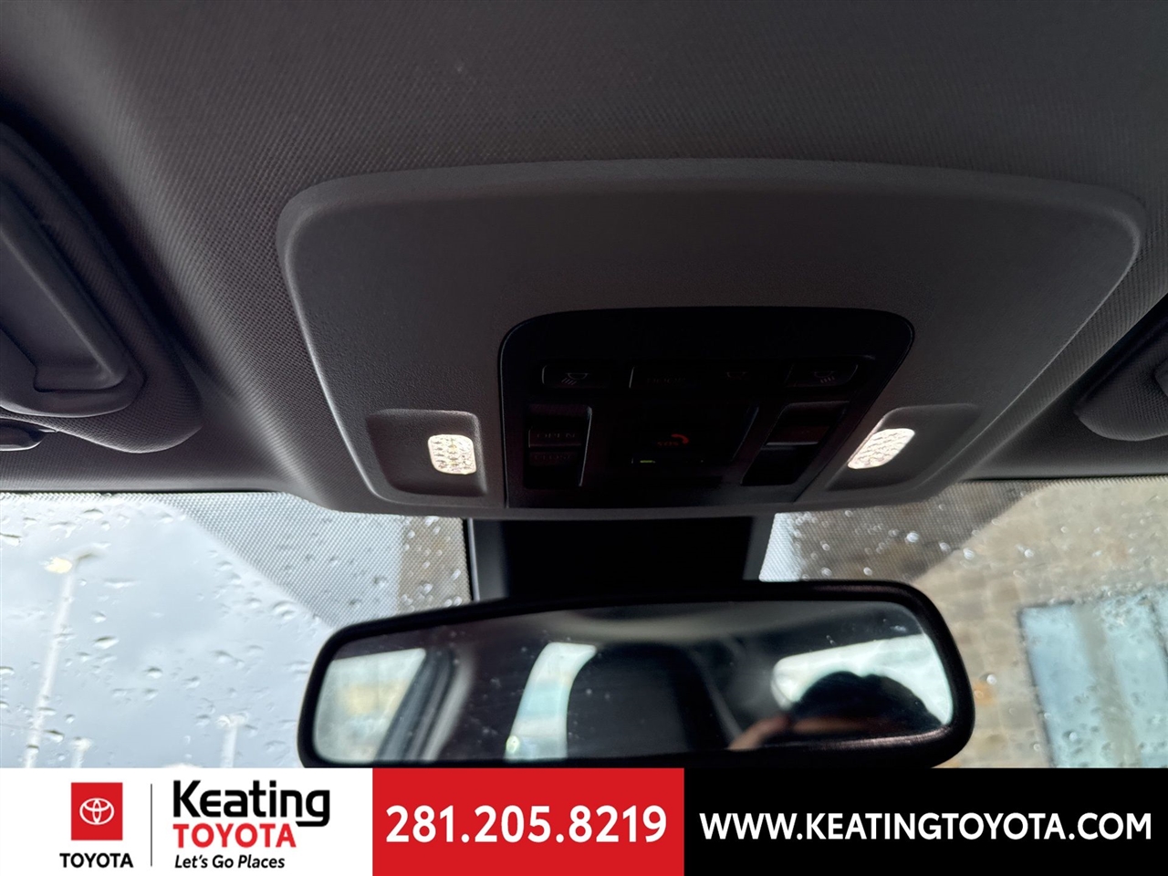 Toyota Camry SE 2023