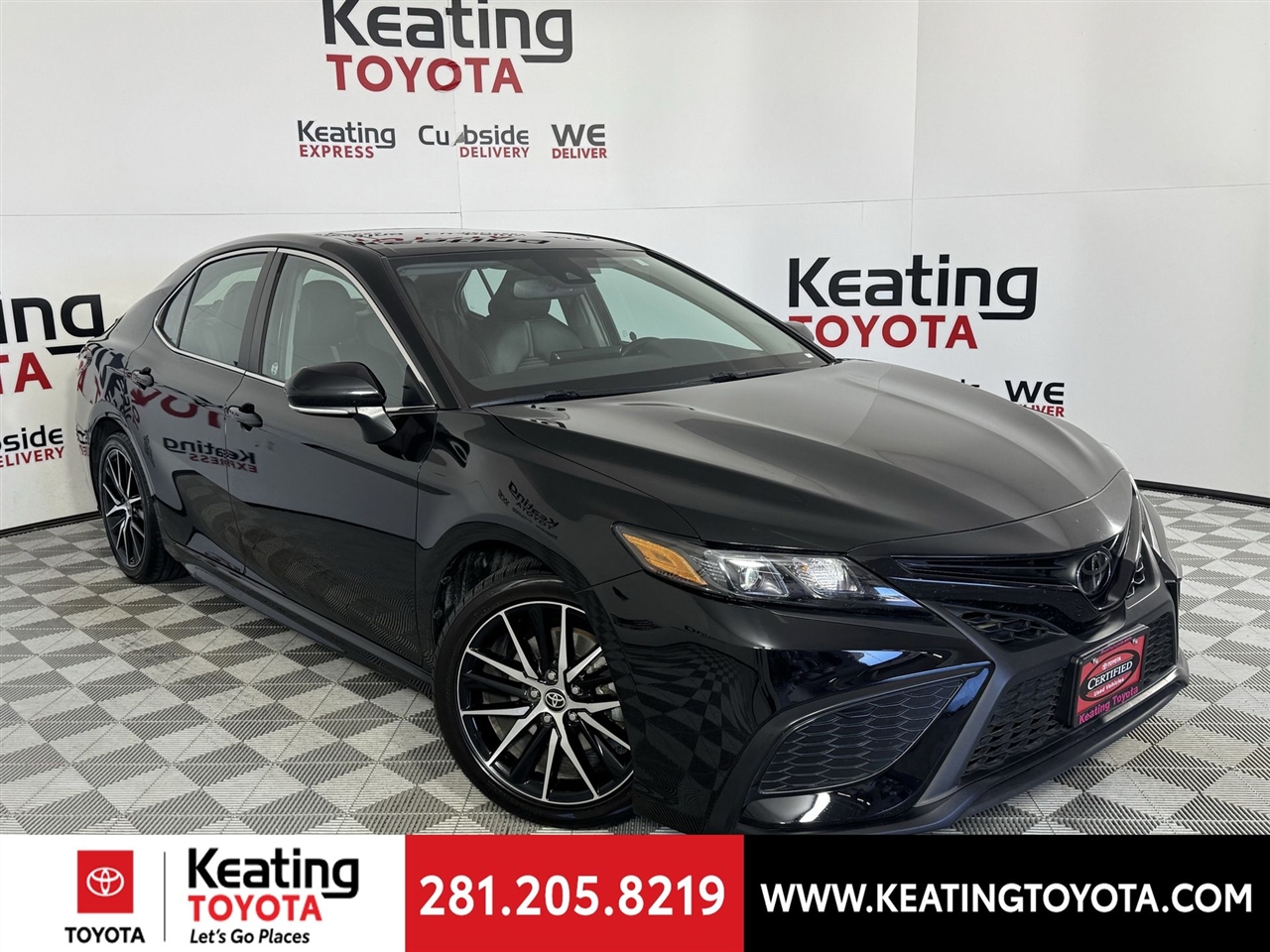 Toyota Camry SE 2023