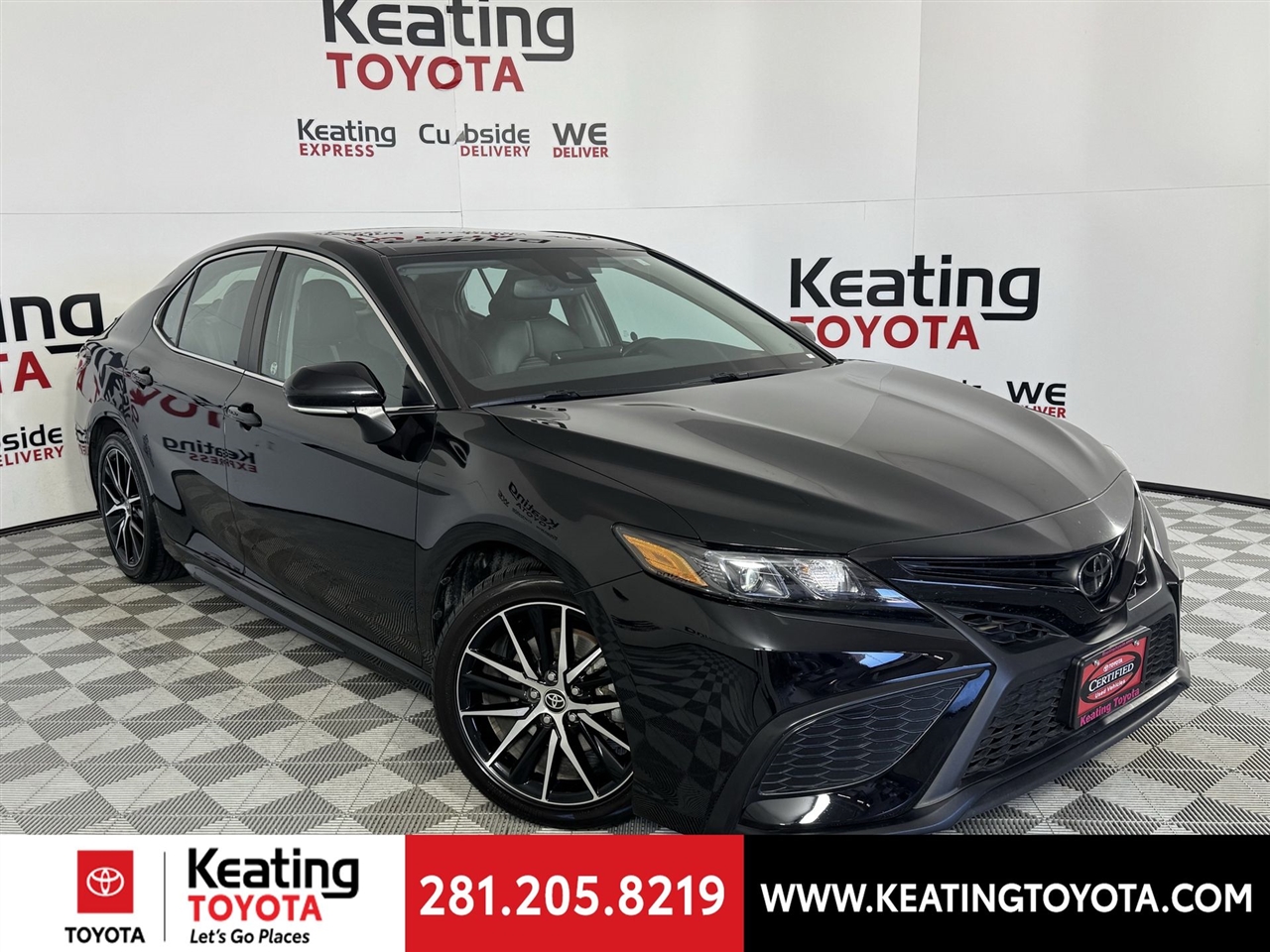 Toyota Camry SE 2023