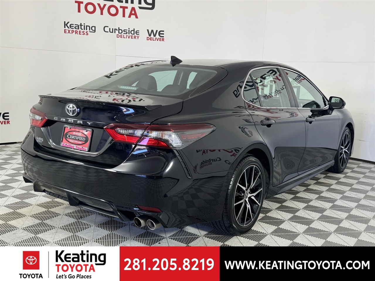 Toyota Camry SE 2023