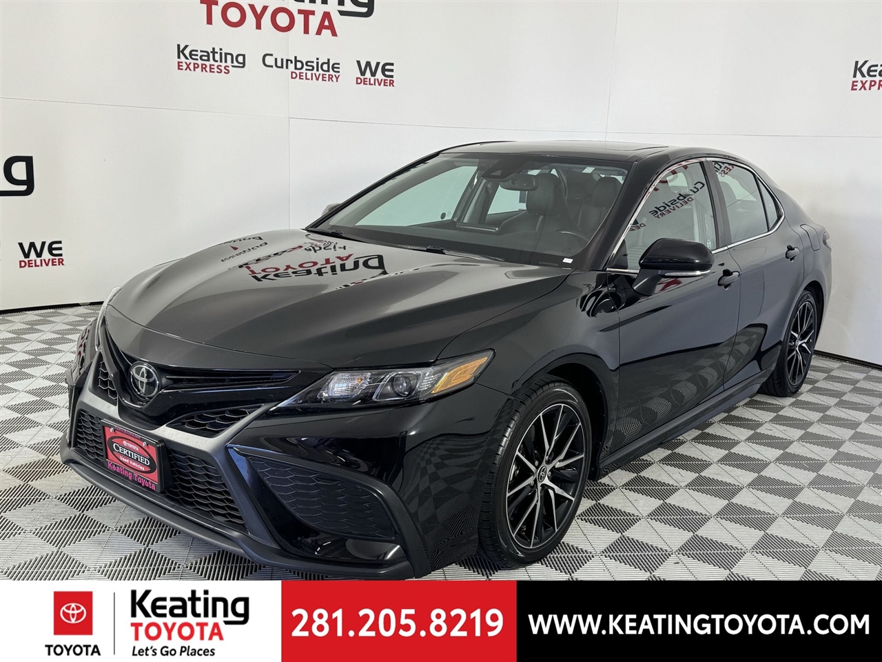 Toyota Camry SE 2023