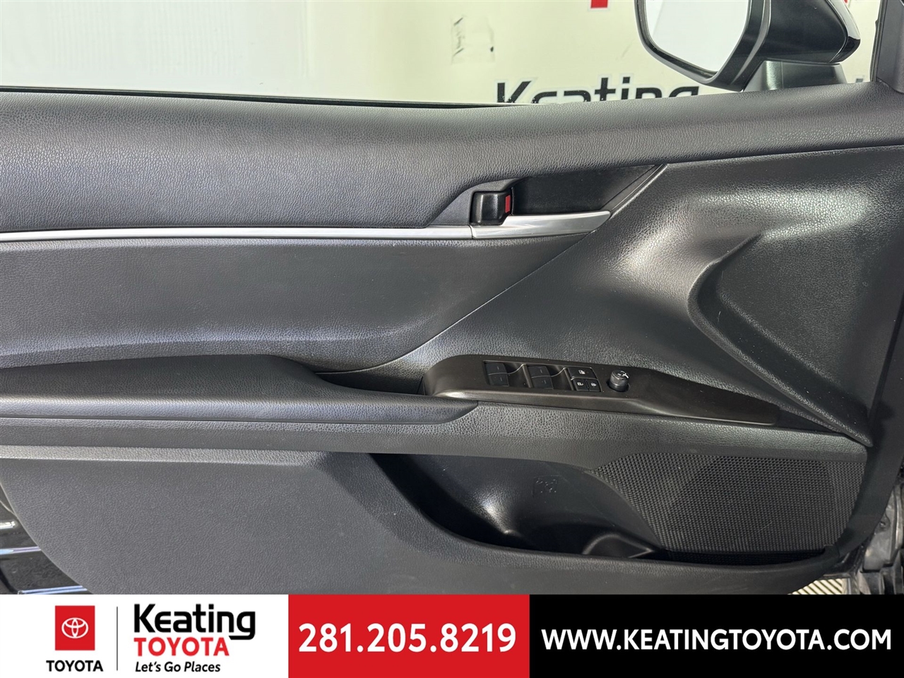 Toyota Camry SE 2023